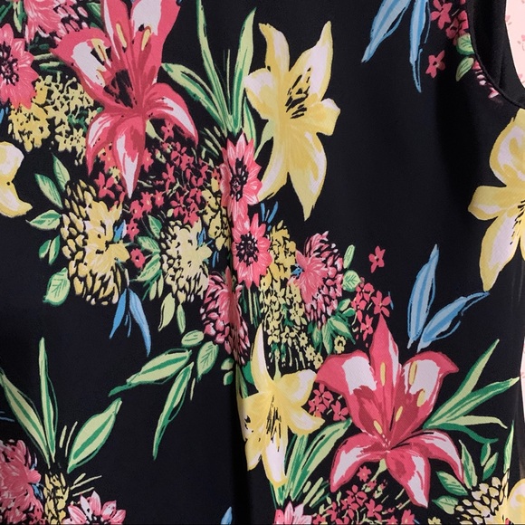 Beautiful Floral Lined Dress by Everly S - Picture 4 of 7